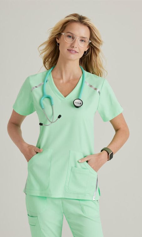 Zdravotnické oblečení - Dámské zdravotnické haleny - ELEVATE SCRUB TOP IMPACT – mint cream  | medical-uniforms